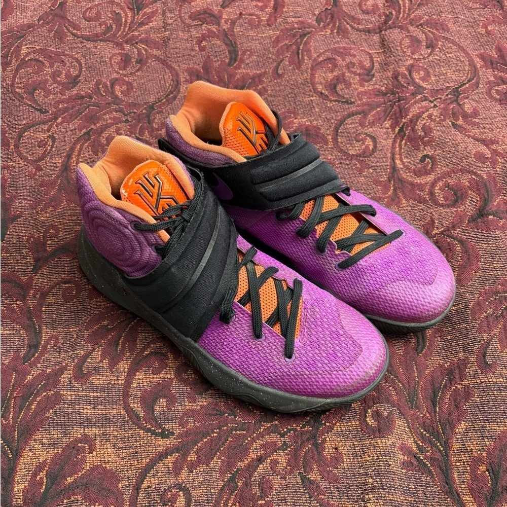 Kyrie 2 Basketball Shoe